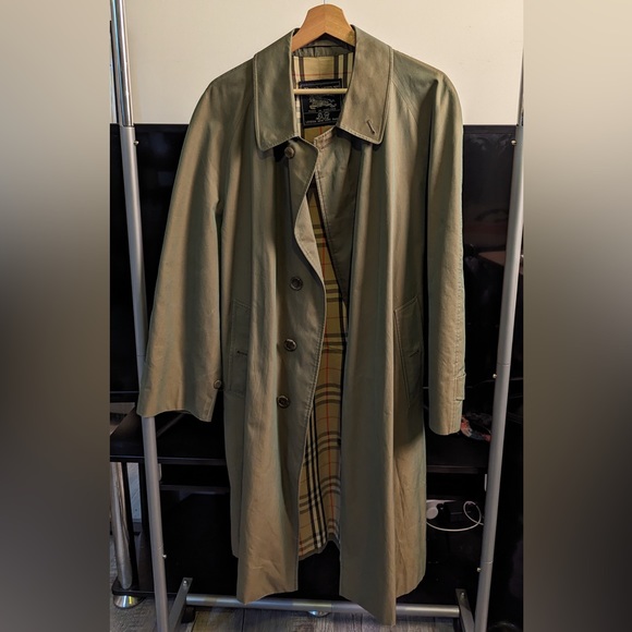 Burberry iridescent green trenchcoat - Picture 3 of 8